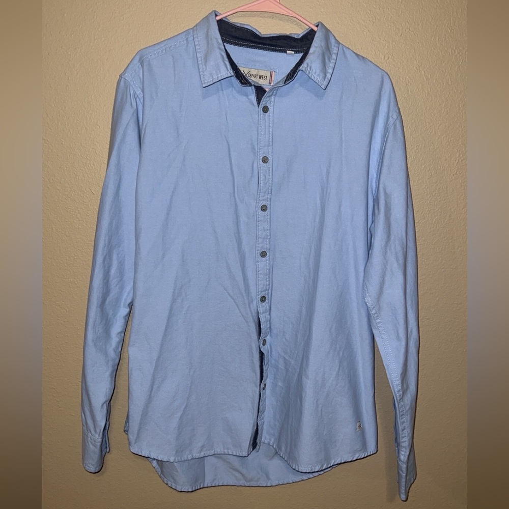 Men's Light Blue Button-Up Shirt